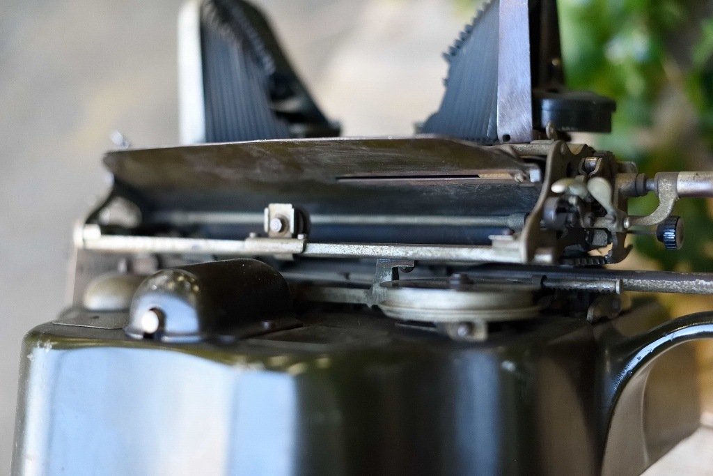 104913 ヴィンテージ　「OLIVER」　タイプライター　アメリカ製 MADE IN USA