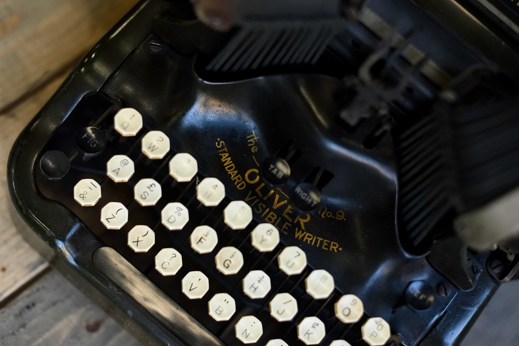 104913 ヴィンテージ　「OLIVER」　タイプライター　アメリカ製 MADE IN USA