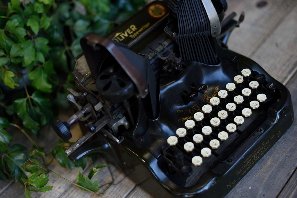 104913 ヴィンテージ　「OLIVER」　タイプライター　アメリカ製 MADE IN USA