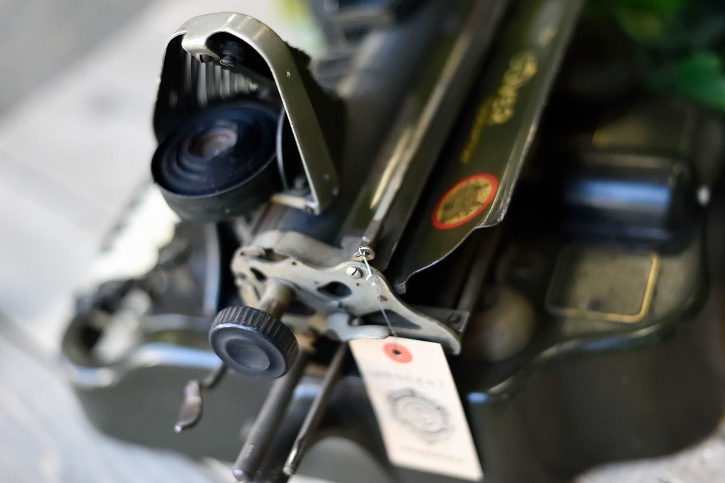 104913 ヴィンテージ　「OLIVER」　タイプライター　アメリカ製 MADE IN USA