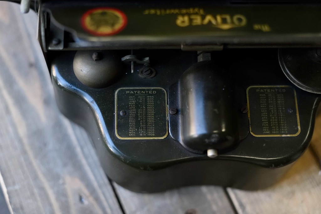 104913 ヴィンテージ　「OLIVER」　タイプライター　アメリカ製 MADE IN USA