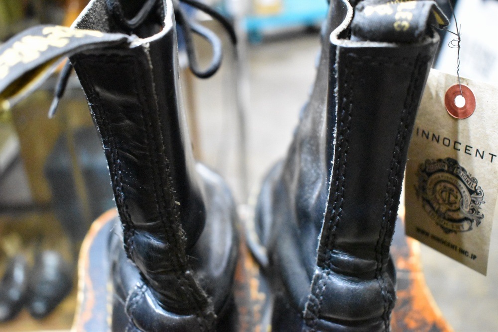 109198 ヴィンテージ　ブーツ　「ドクターマーチン」　Dr. Martens　10ホール MADE IN ENGLAND