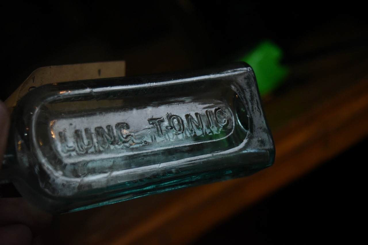 001982 ヴィンテージ　ボトル　瓶　イギリス ガラス