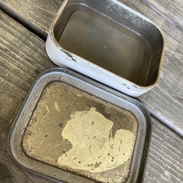 106507 ヴィンテージ　「Tussils 24」　ブリキ缶　ボックス　英国製