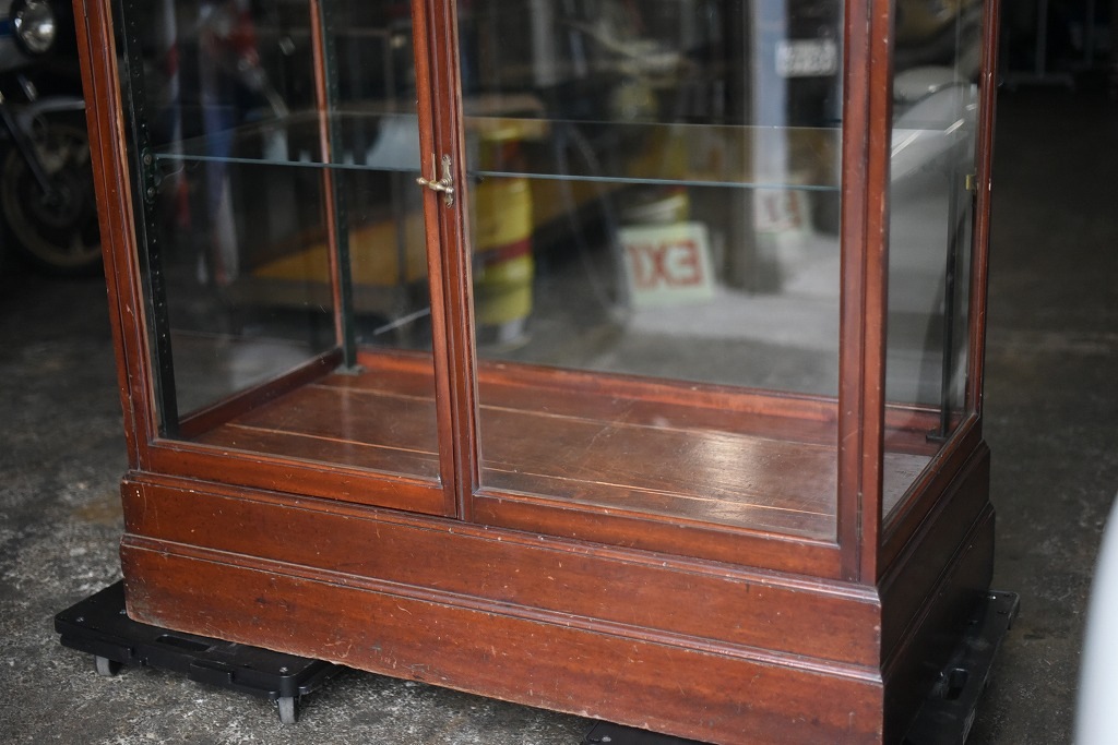 108405 販売及び長期リース店舗什器 英国製アンティーク 3段