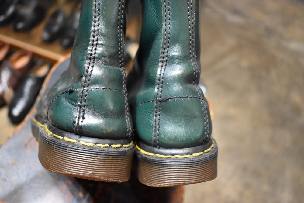 109194 ヴィンテージ　ブーツ　「ドクターマーチン」　Dr. Martens　10ホール MADE IN ENGLAND