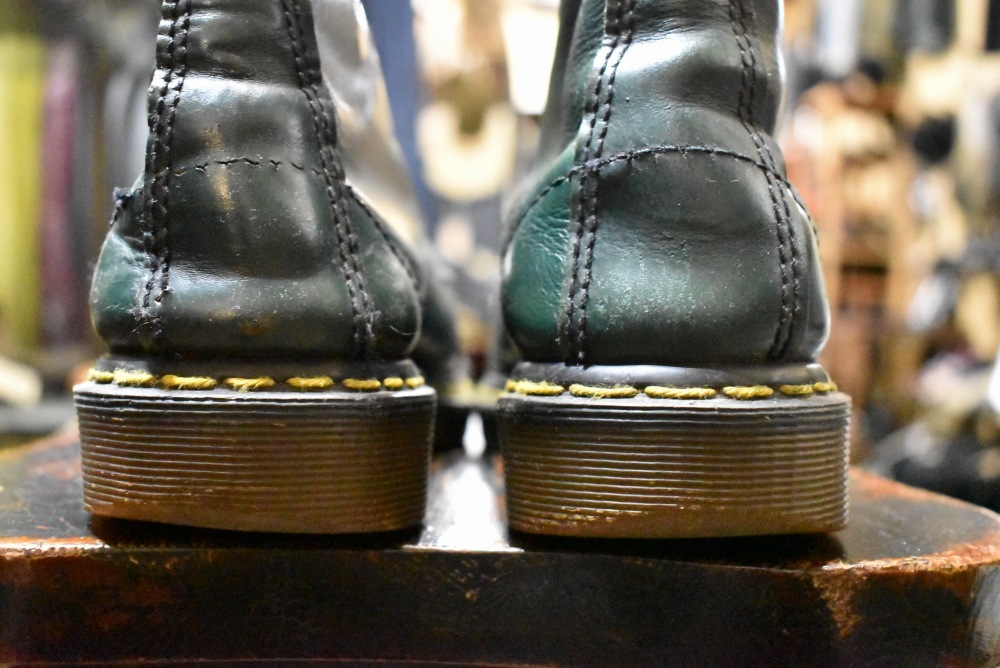 109194 ヴィンテージ　ブーツ　「ドクターマーチン」　Dr. Martens　10ホール MADE IN ENGLAND