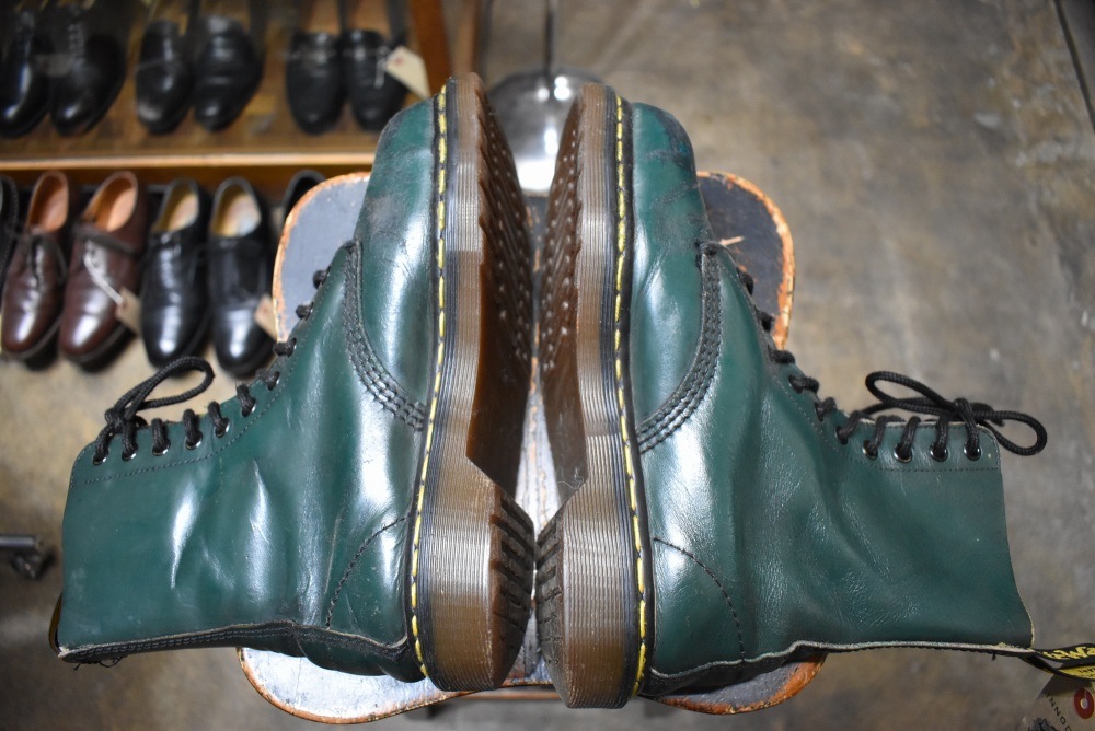 109194 ヴィンテージ　ブーツ　「ドクターマーチン」　Dr. Martens　10ホール MADE IN ENGLAND