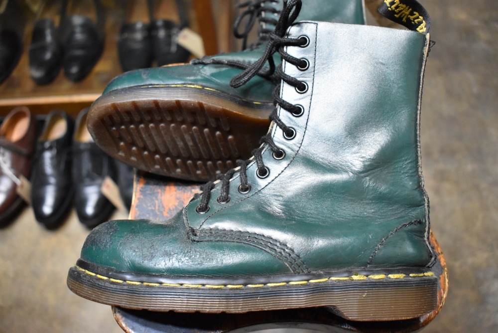 109194 ヴィンテージ　ブーツ　「ドクターマーチン」　Dr. Martens　10ホール MADE IN ENGLAND