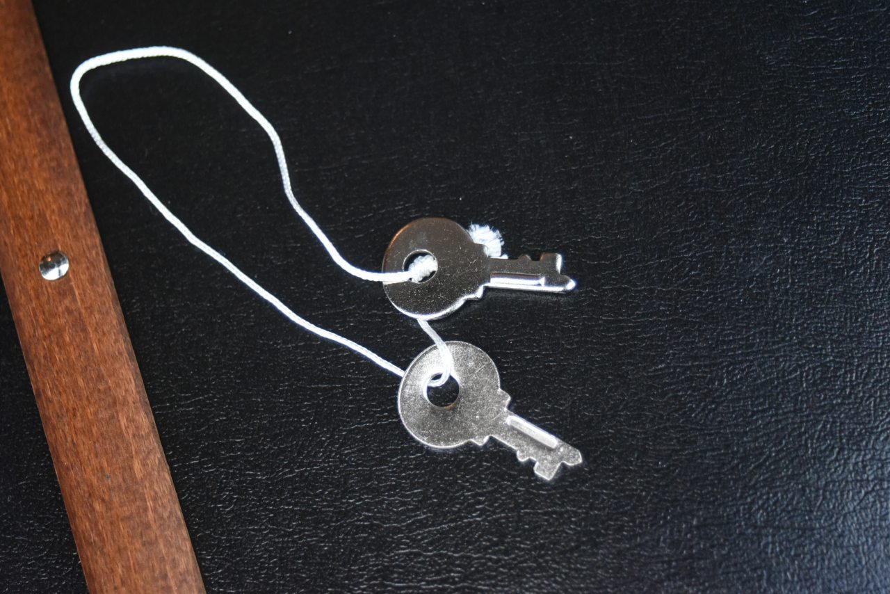 5527 70cm LL ブラック 「KAZETO社」　トランクケース 90年以上の歴史を誇るチェコの伝統的トランクメーカー　