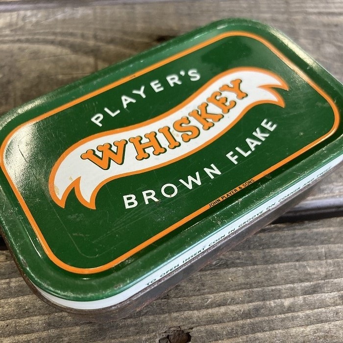 106509 ヴィンテージ　「WHISKEY」　ブリキ缶　ボックス　英国製
