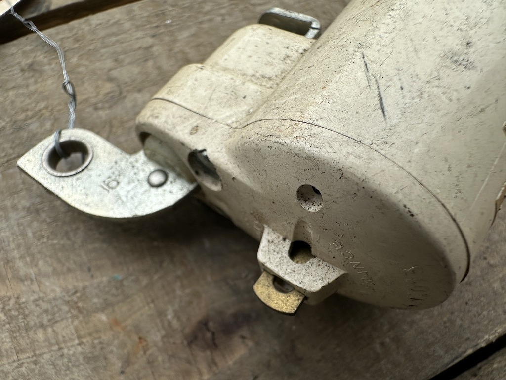 107733 「SOUBITEZ」 ダイナモ 6V-3W 自転車 ヴィンテージ パーツ MADE