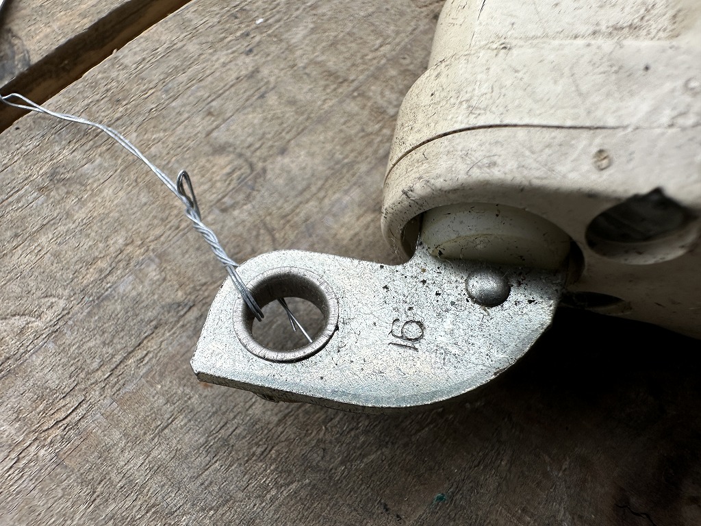 107733 「SOUBITEZ」 ダイナモ 6V-3W 自転車 ヴィンテージ パーツ MADE