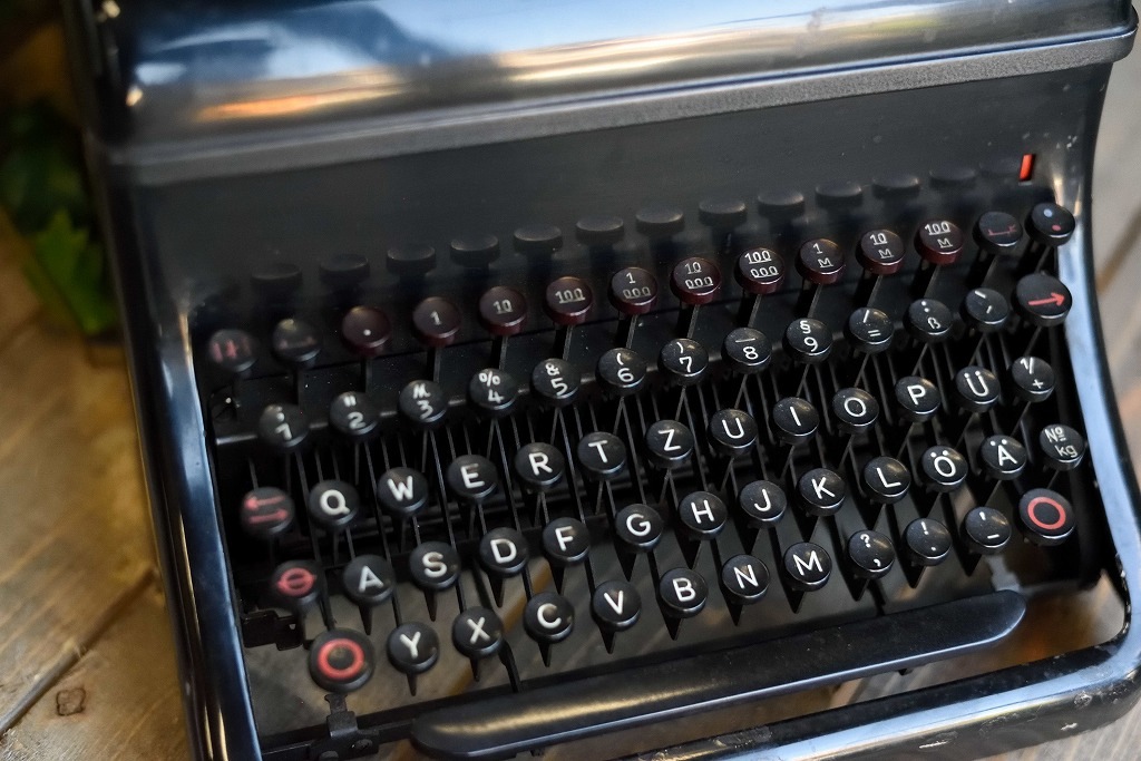 104908 ヴィンテージ タイプライター ドイツ製 MADE IN GERMANY