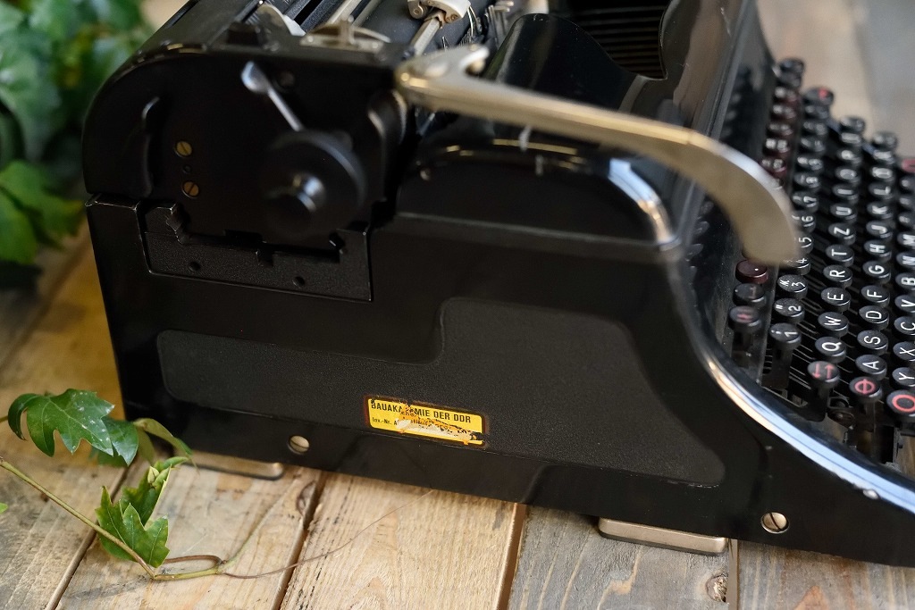 104908 ヴィンテージ タイプライター ドイツ製 MADE IN GERMANY