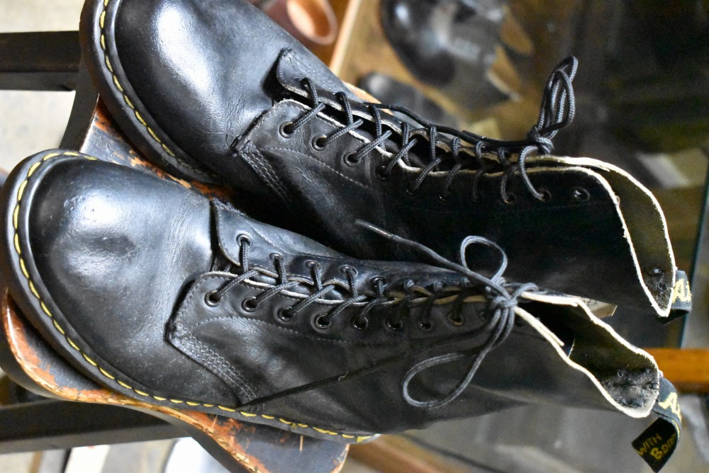 109196 ヴィンテージ　ブーツ　「ドクターマーチン」　Dr. Martens　10ホール MADE IN ENGLAND