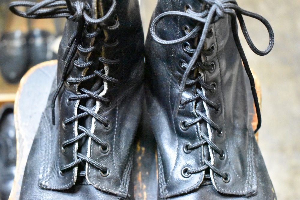 109196 ヴィンテージ　ブーツ　「ドクターマーチン」　Dr. Martens　10ホール MADE IN ENGLAND