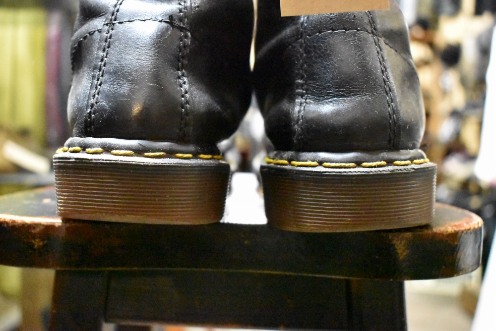 109196 ヴィンテージ　ブーツ　「ドクターマーチン」　Dr. Martens　10ホール MADE IN ENGLAND
