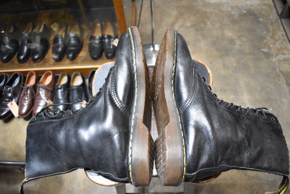 109196 ヴィンテージ　ブーツ　「ドクターマーチン」　Dr. Martens　10ホール MADE IN ENGLAND