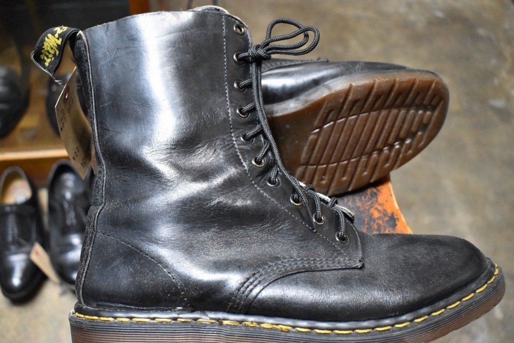 109196 ヴィンテージ　ブーツ　「ドクターマーチン」　Dr. Martens　10ホール MADE IN ENGLAND