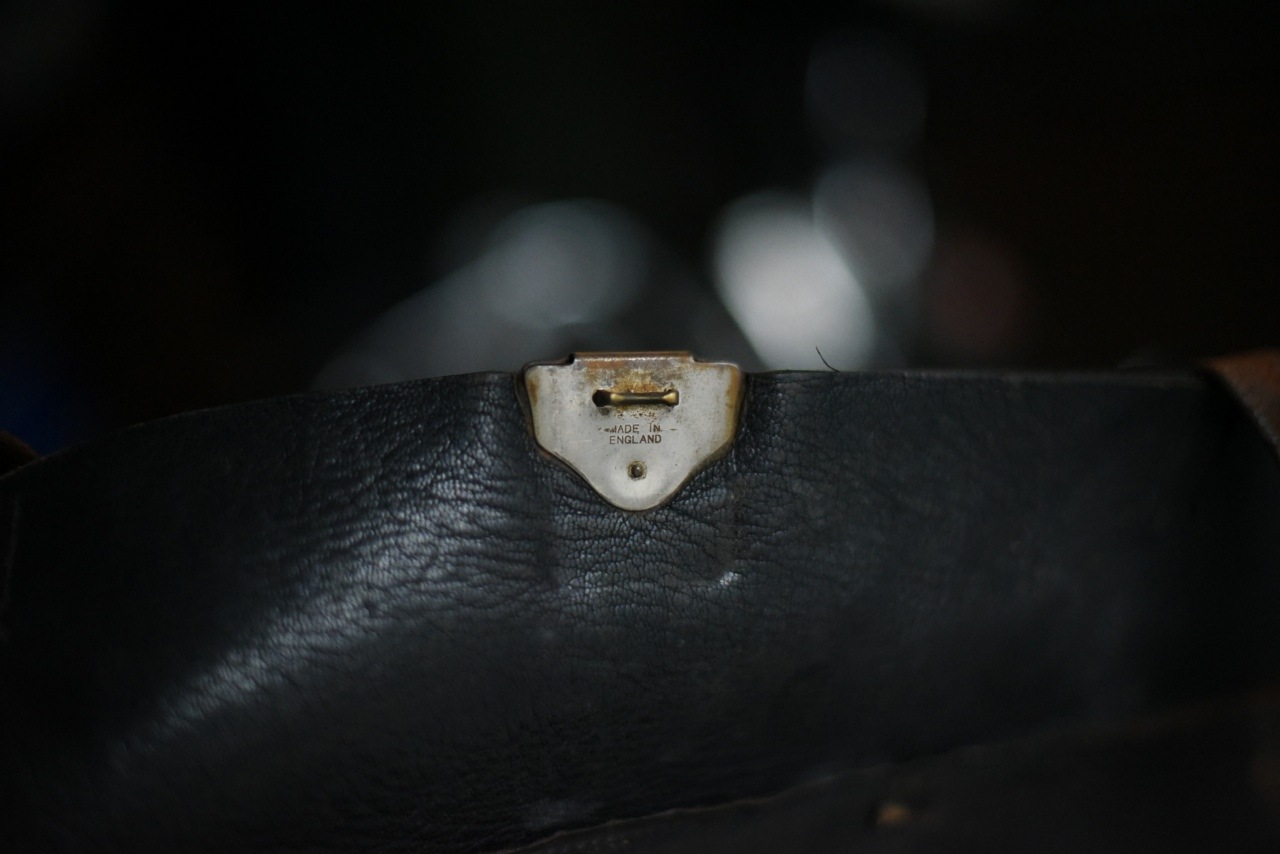 100400 ヴィンテージ　バッグ　ブリーフケース 　破れ有り　MADE IN ENGLAND