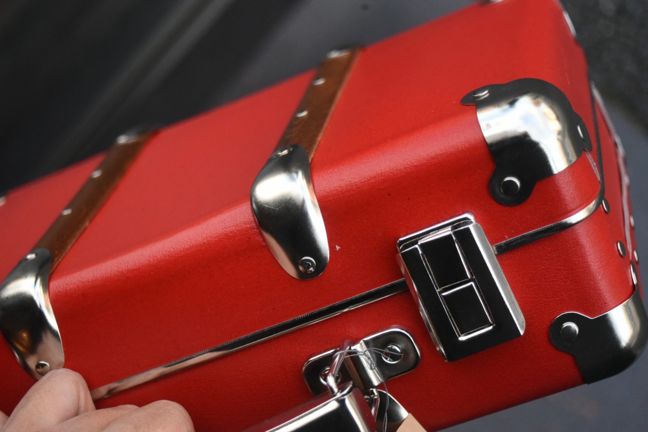 5503 30cm SS レッド 「KAZETO社」　トランクケース 90年以上の歴史を誇るチェコの伝統的トランクメーカー　