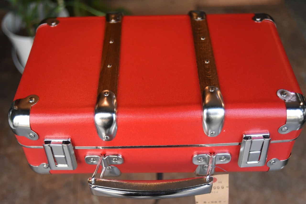 5503 30cm SS レッド 「KAZETO社」　トランクケース 90年以上の歴史を誇るチェコの伝統的トランクメーカー　