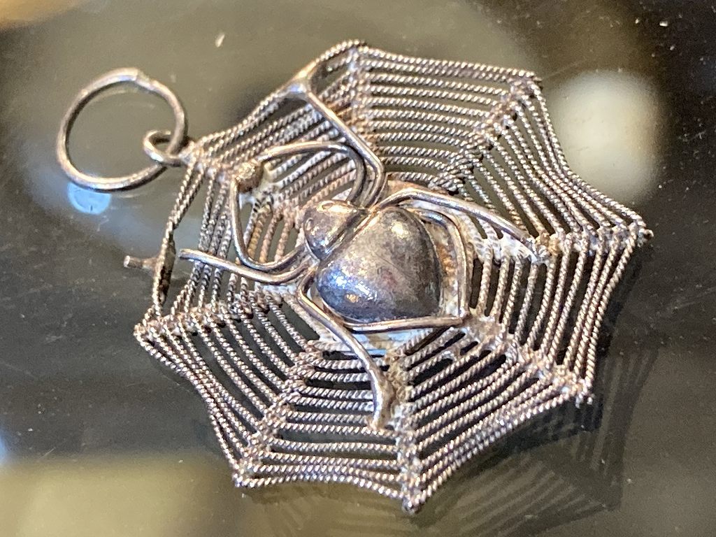 108674「SPIDER WEB」 925 SILVER ジュエリー　MADE IN ENGLAND 
