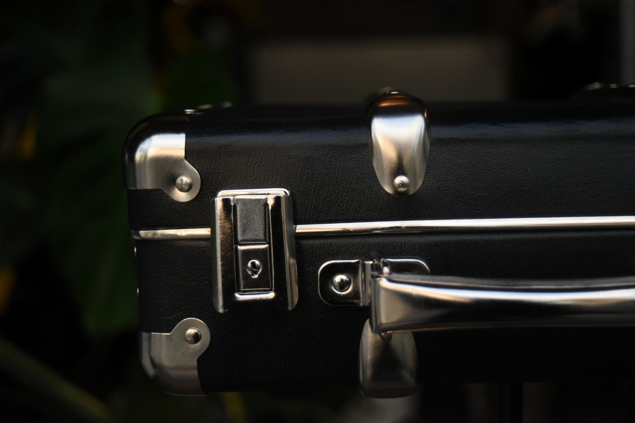 5473 30cm SS ブラック 「KAZETO社」　トランクケース 90年以上の歴史を誇るチェコの伝統的トランクメーカー　