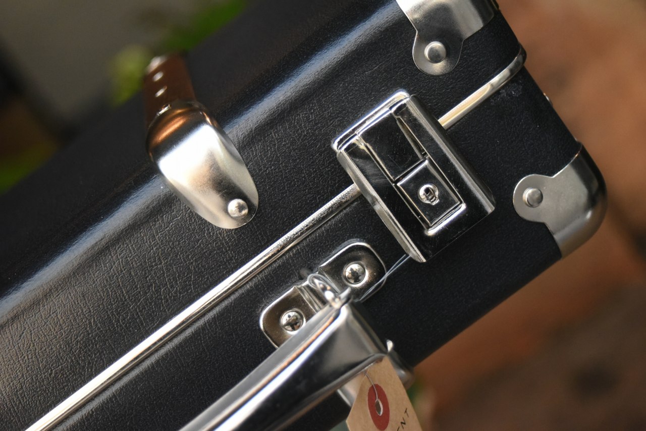 5473 30cm SS ブラック 「KAZETO社」　トランクケース 90年以上の歴史を誇るチェコの伝統的トランクメーカー　