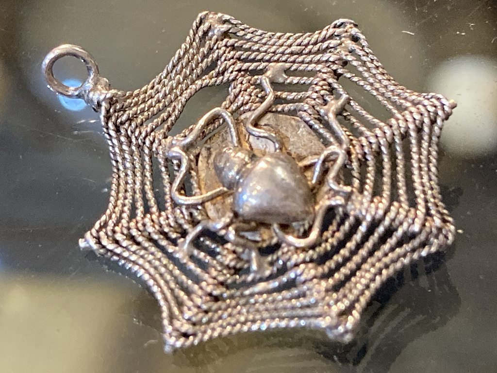 108683「SPIDER WEB」 925 SILVER ジュエリー　MADE IN ENGLAND 