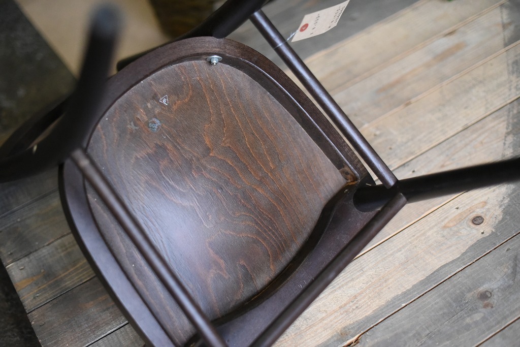 104845 USED TON CHAIR　中古