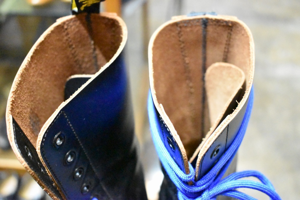 109435 ヴィンテージ　ブーツ　「ドクターマーチン」　Dr. Martens　14ホール MADE IN ENGLAND