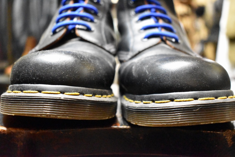 109435 ヴィンテージ　ブーツ　「ドクターマーチン」　Dr. Martens　14ホール MADE IN ENGLAND