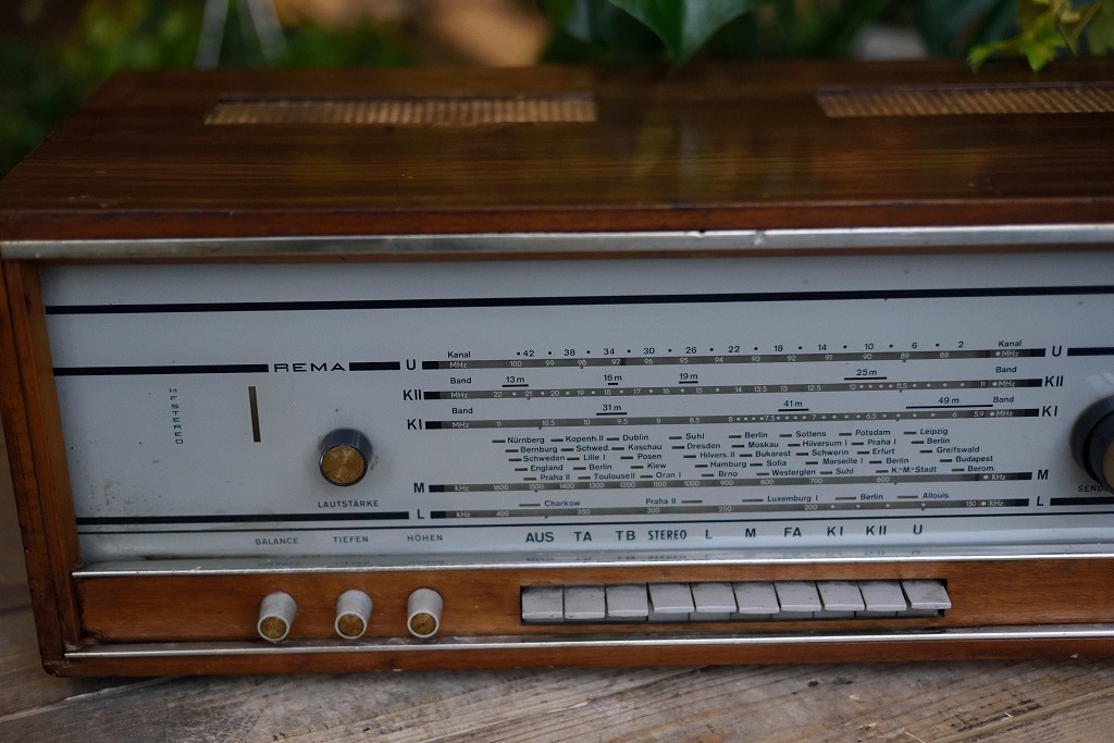104909 ヴィンテージ　「REMA 2072」　ラジオ　ドイツ製 MADE IN GERMANY