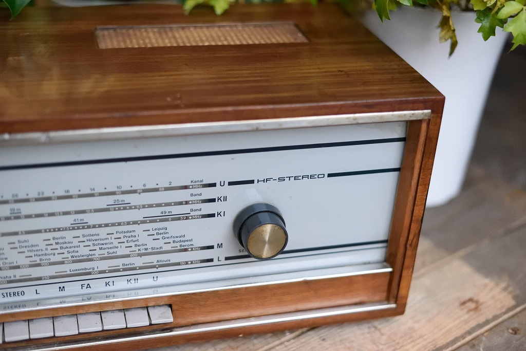 104909 ヴィンテージ　「REMA 2072」　ラジオ　ドイツ製 MADE IN GERMANY