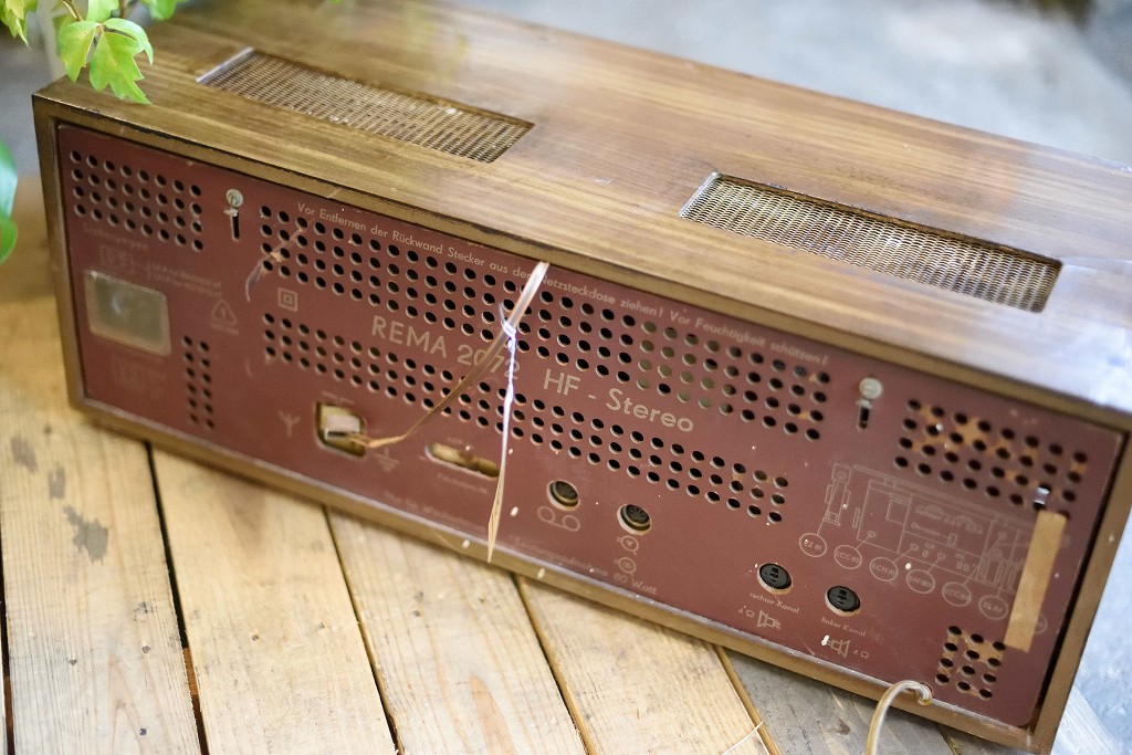 104909 ヴィンテージ　「REMA 2072」　ラジオ　ドイツ製 MADE IN GERMANY