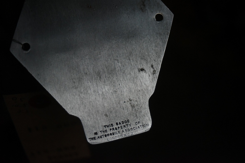 103327 UK ヴィンテージ　40年代　クロームメッキ　AA Automobile Association カーバッチ　