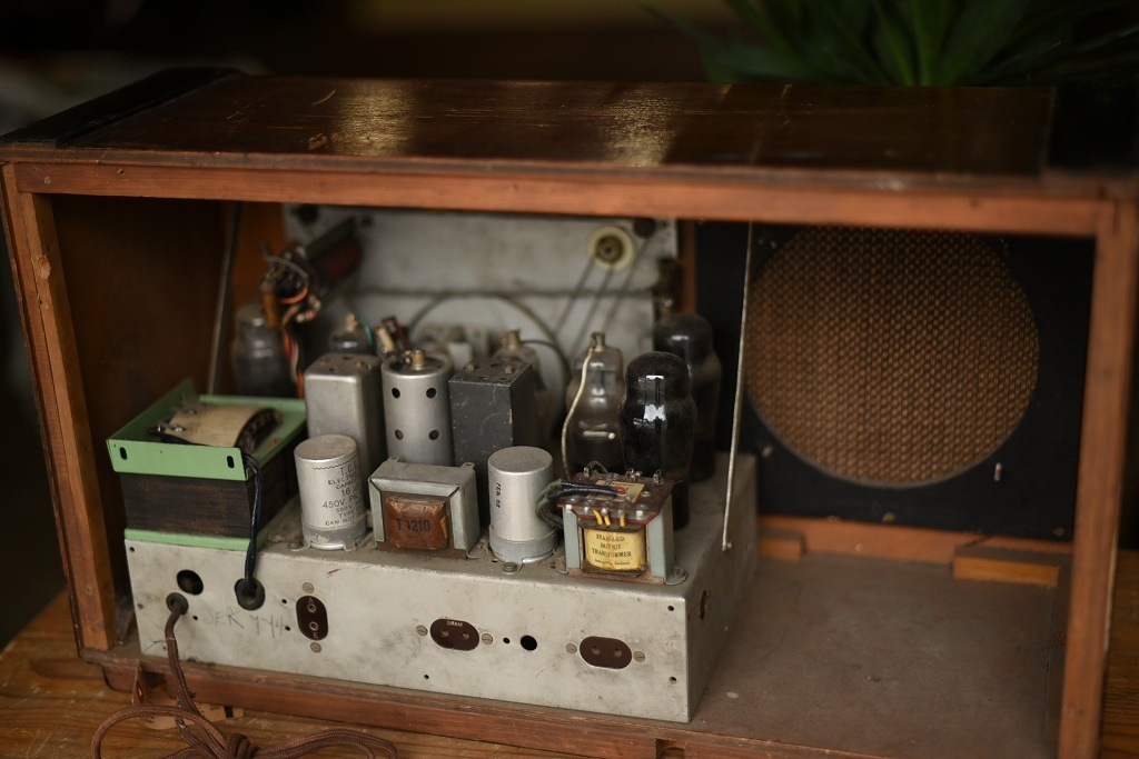 103703 UK ヴィンテージ　ラジオ　MADE IN ENGLAND 英国　