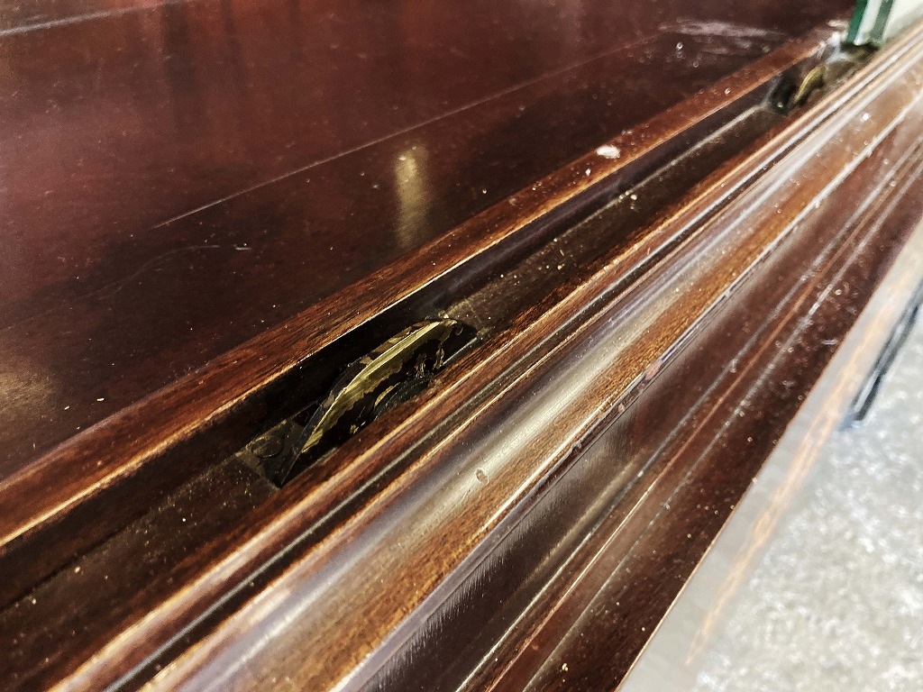 108408 販売及び長期リース店舗什器 英国製アンティーク 4段 ショーケース