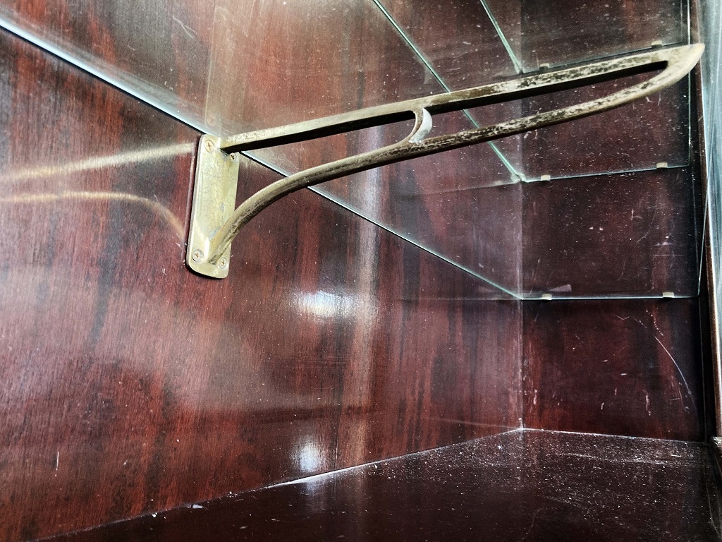 108408 販売及び長期リース店舗什器 英国製アンティーク 4段 ショーケース