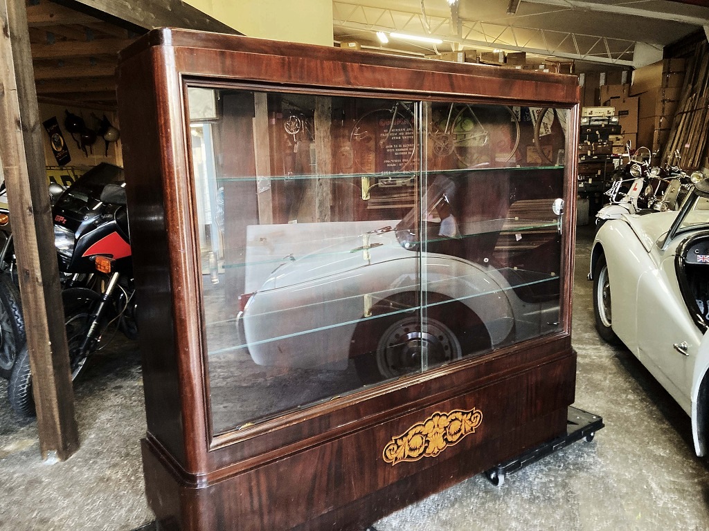 108408 販売及び長期リース店舗什器 英国製アンティーク 4段 ショーケース