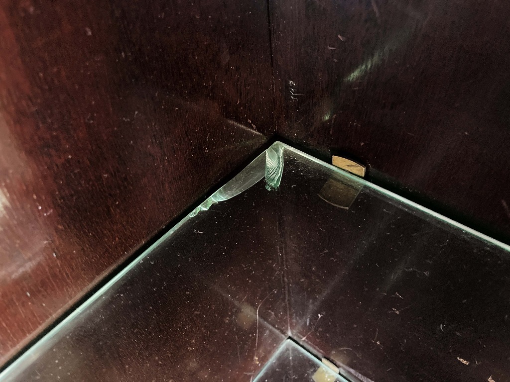 108408 販売及び長期リース店舗什器 英国製アンティーク 4段 ショーケース