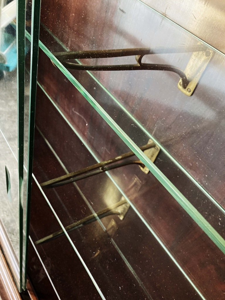 108408 販売及び長期リース店舗什器 英国製アンティーク 4段 ショーケース