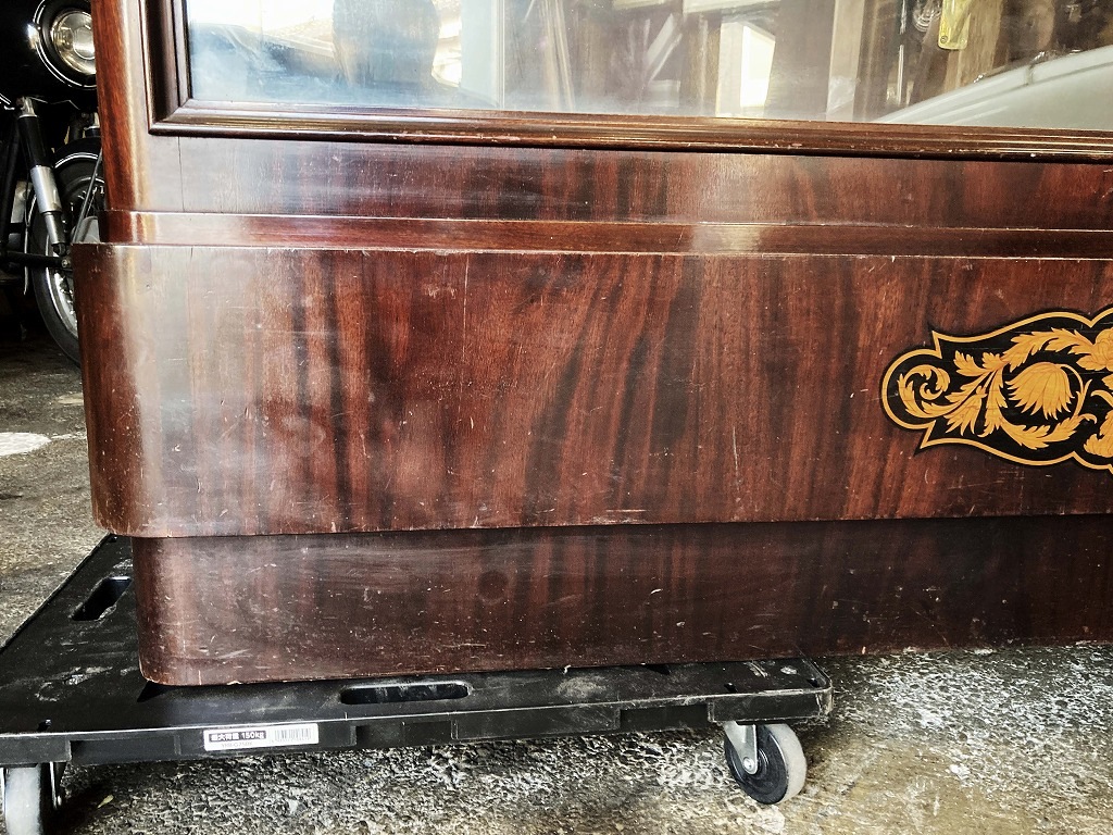 108408 販売及び長期リース店舗什器 英国製アンティーク 4段 ショーケース