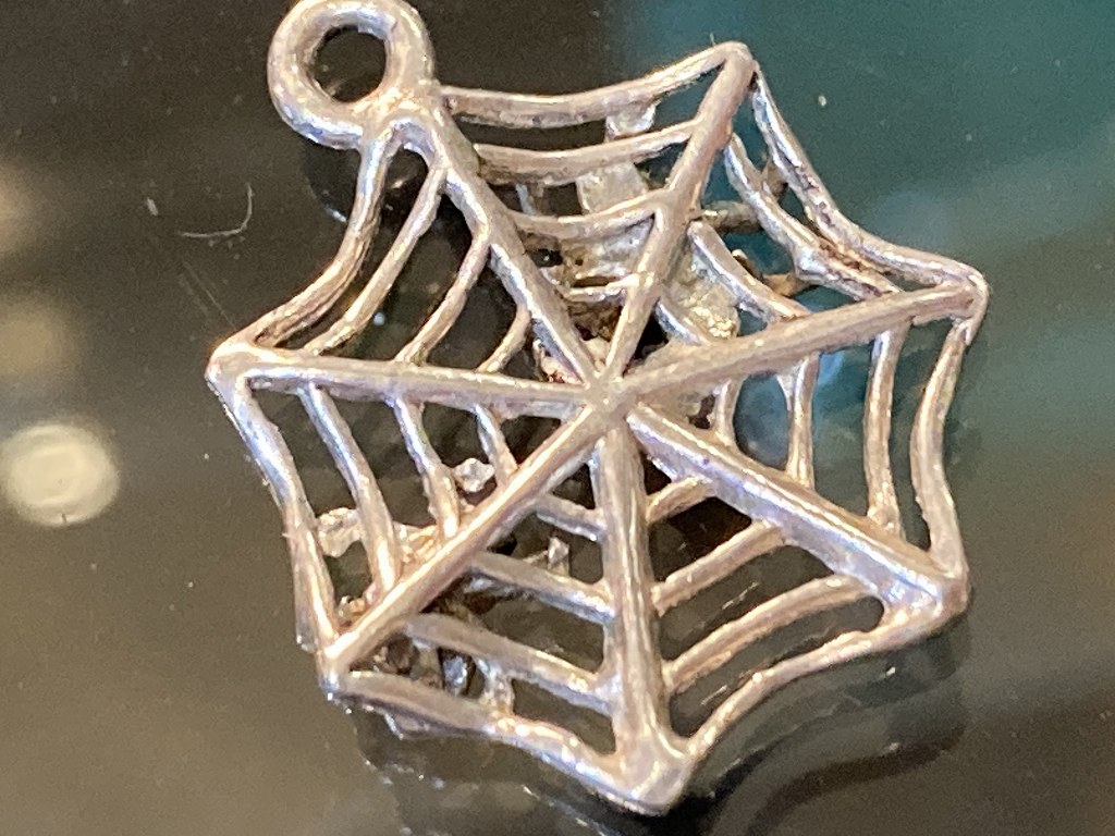108678「SPIDER WEB」 925 SILVER  ジュエリー　MADE IN ENGLAND 