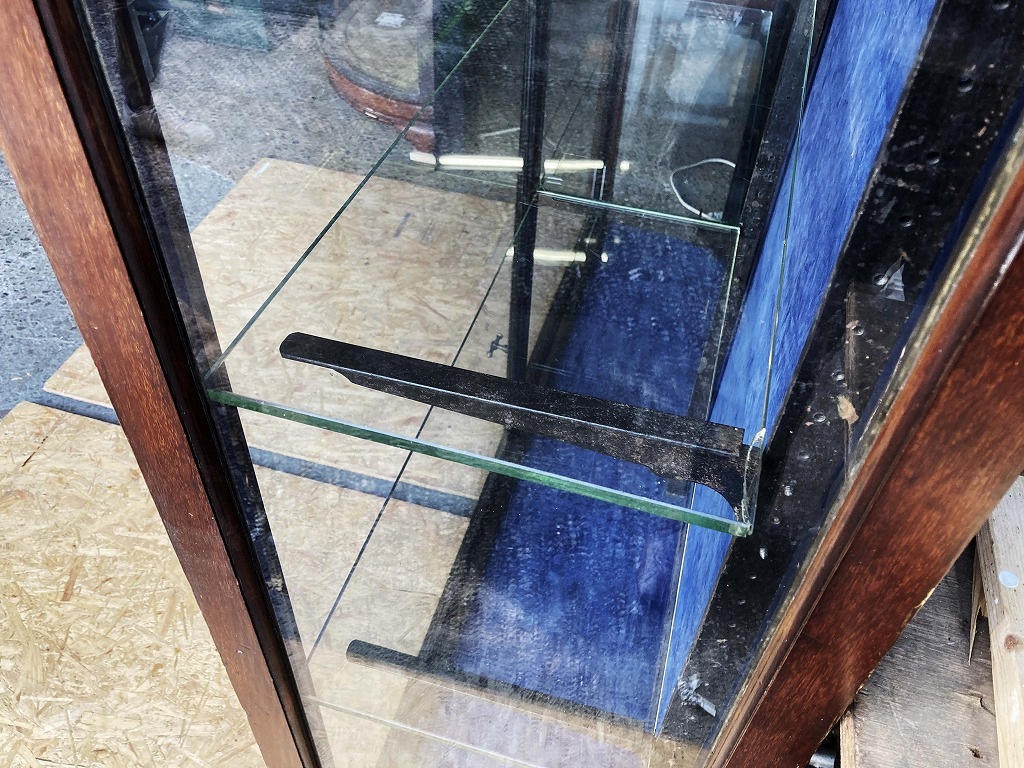 108411 販売及び長期リース店舗什器　英国製アンティーク　4段　　ガラスショーケース 　