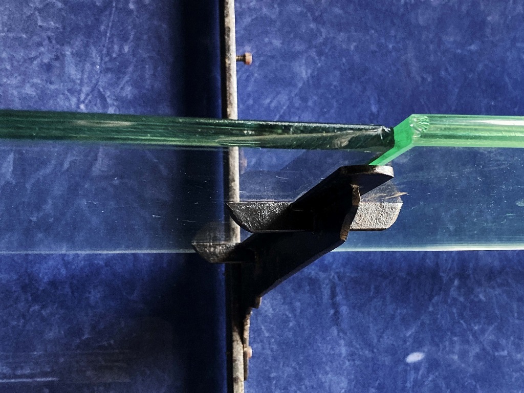 108411 販売及び長期リース店舗什器　英国製アンティーク　4段　　ガラスショーケース 　