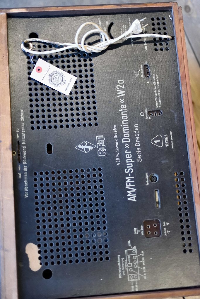 104928 ヴィンテージ　「RFT AM/FM-Super Dominante」　ラジオ　ドイツ製 MADE IN GERMANY