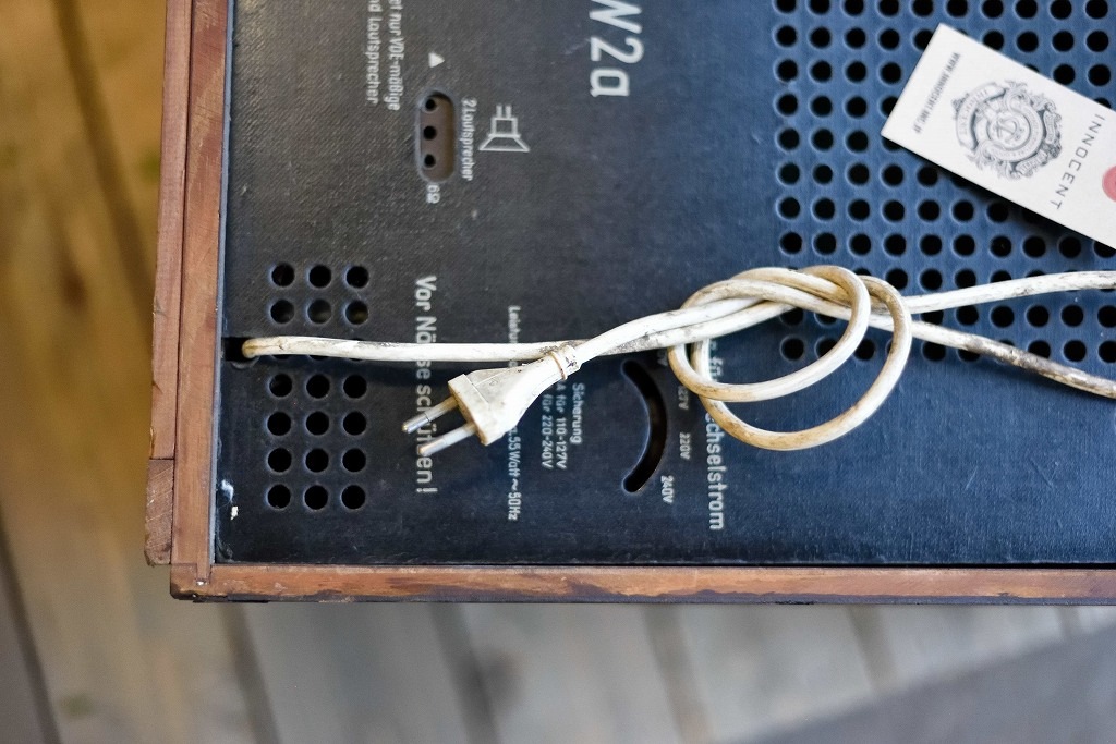 104928 ヴィンテージ　「RFT AM/FM-Super Dominante」　ラジオ　ドイツ製 MADE IN GERMANY